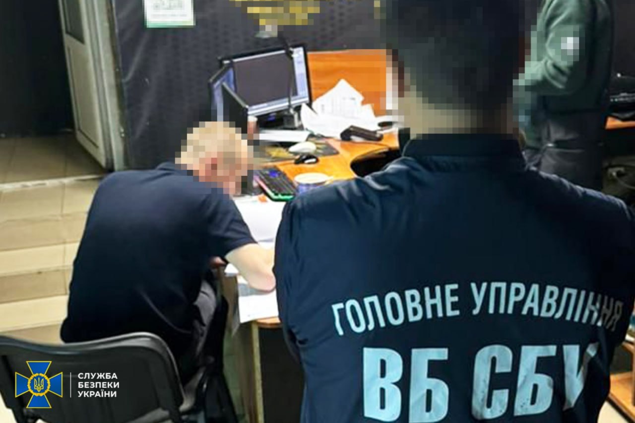 Создавал фальшивые документы для уклонистов за $900: задержали харьковчанина
