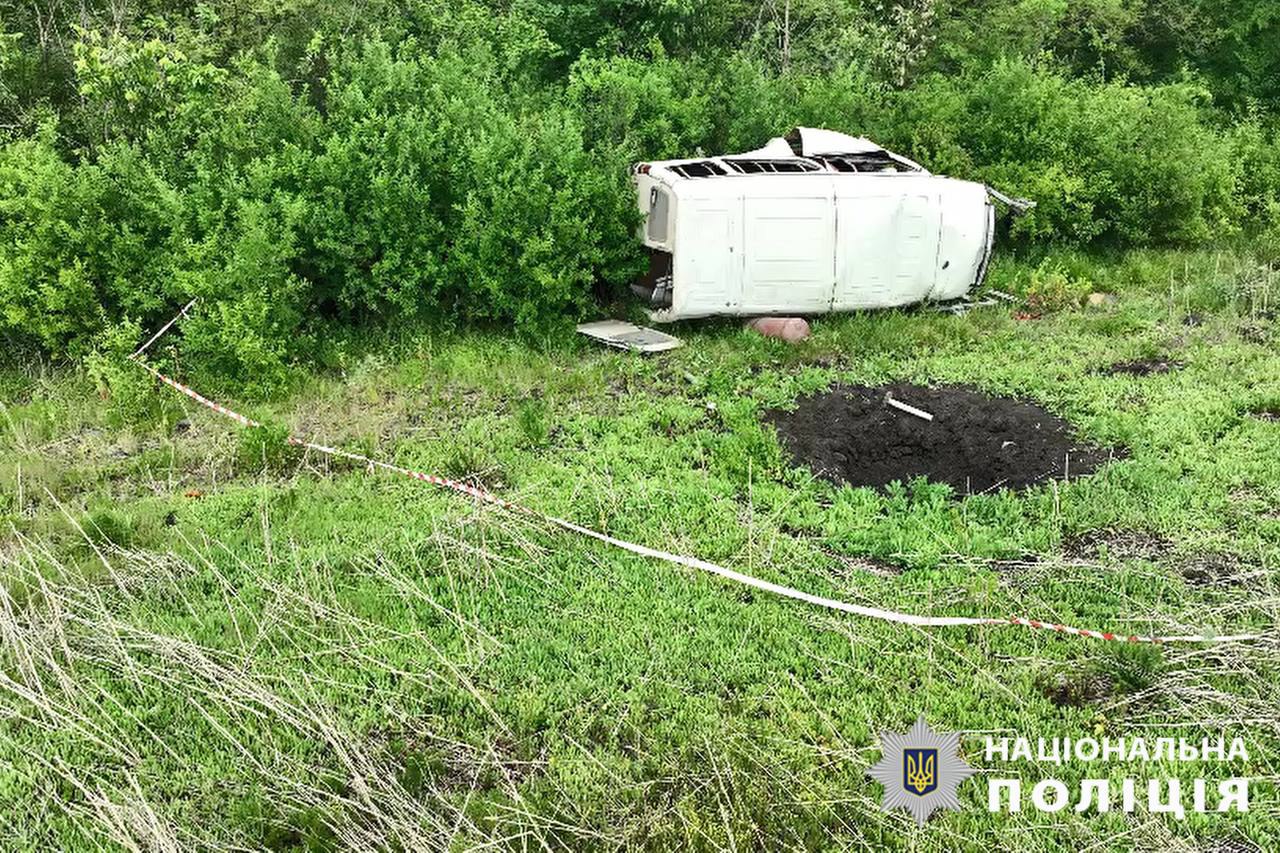В’їхав на мінне поле: на Харківщині сапери знайшли 100 мін біля авто загиблого