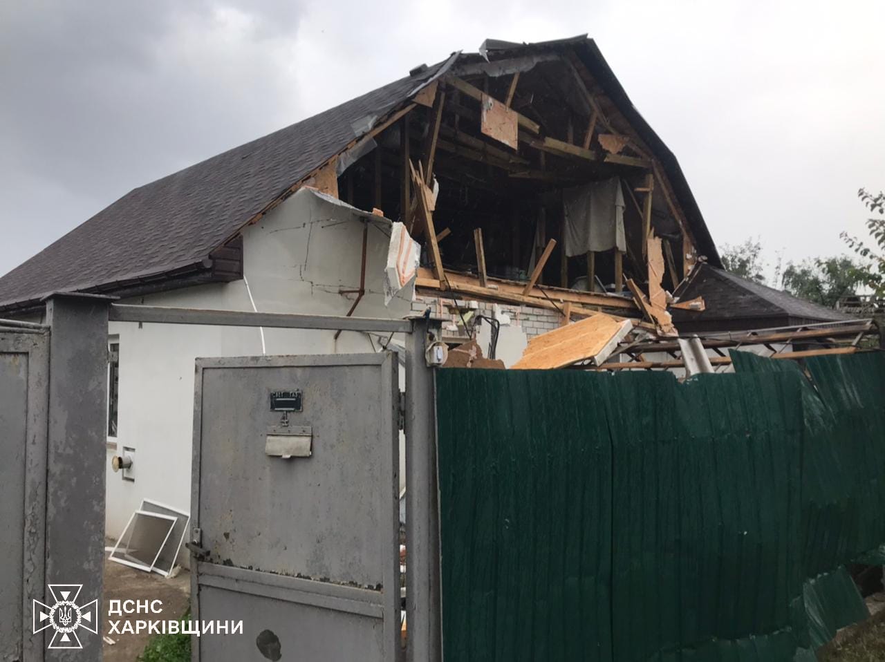 Серед постраждалих у Дергачах під Харковом троє дітей: фото наслідків удару