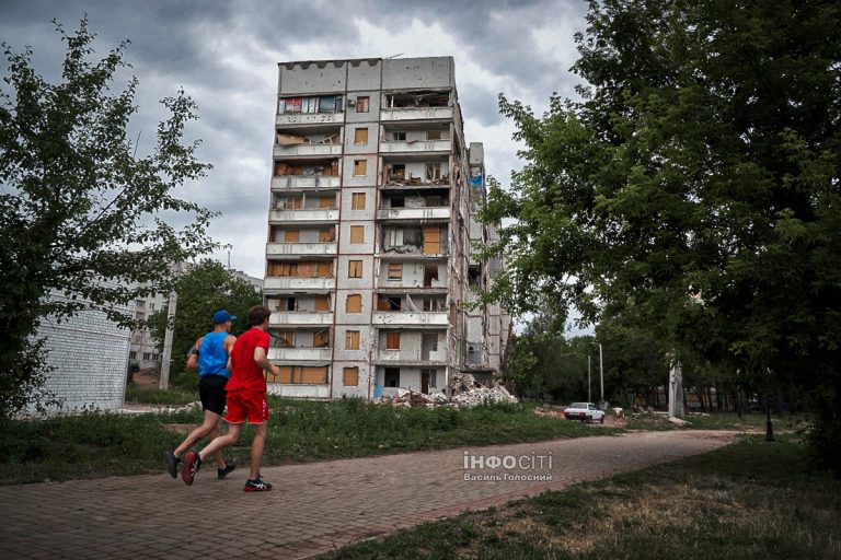 Скільки будинків хочуть відновити у Харкові цього року, повідомив Терехов