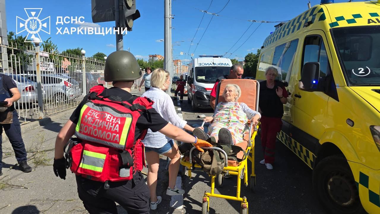 2 погибших и 37 раненых, под завалами ищут людей – Синегубов (видео, фото)