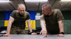 Сырский посетил бригады, ведущие бои в Волчанске и под Харьковом