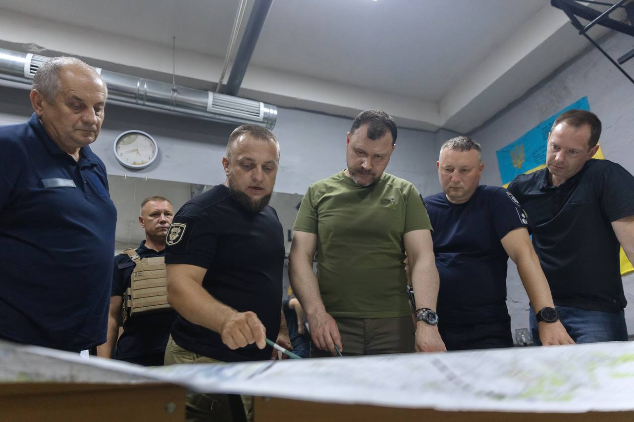 Министр МВД провел совещание в приграничье Харьковщины: что обсуждали