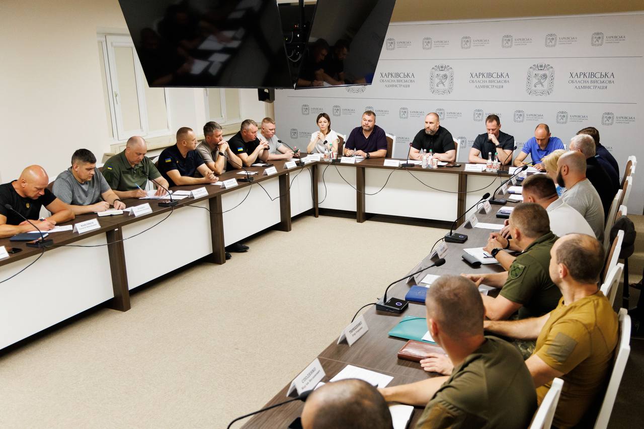 Мобілізація та завдання від Зеленського: Рада оборони засідала на Харківщині