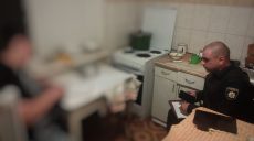 На Олексіївку в Харкові викликали поліцію, щоб вгамувати домашнього тирана