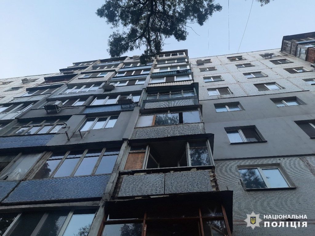 Женщина выжила после падения с 9 этажа в Харькове — полиция (видео)