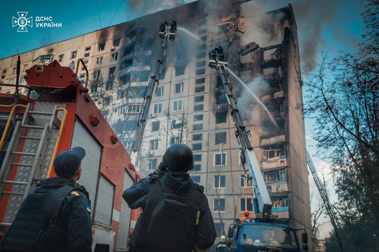 Удар по Харькову: из-под завалов 12-этажки достали седьмого погибшего