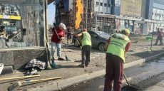 Комунальники вже ліквідовують наслідки «прильотів» по Харкову (фото)