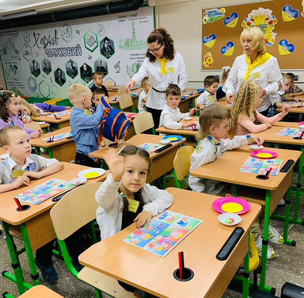 Готовить детей к школе начали на станции метро в Харькове (фото)