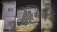 Трое раненых, десяток поврежденных домов: КАБ выпустила РФ ночью по пригороду