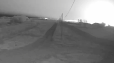 Момент «прилета» КАБ по селу под Харьковом попал на видео