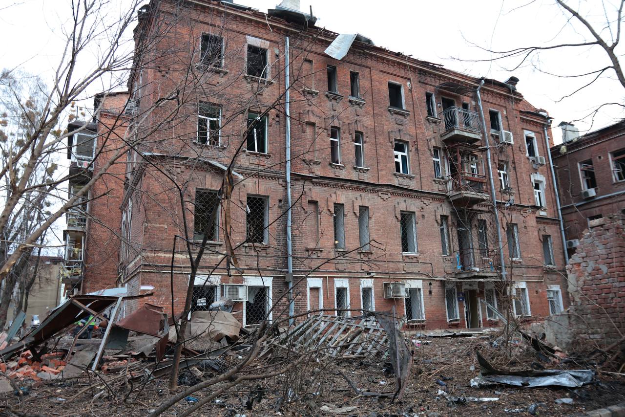 Наслідки ракетного удару по центру Харкова (відео, фото)