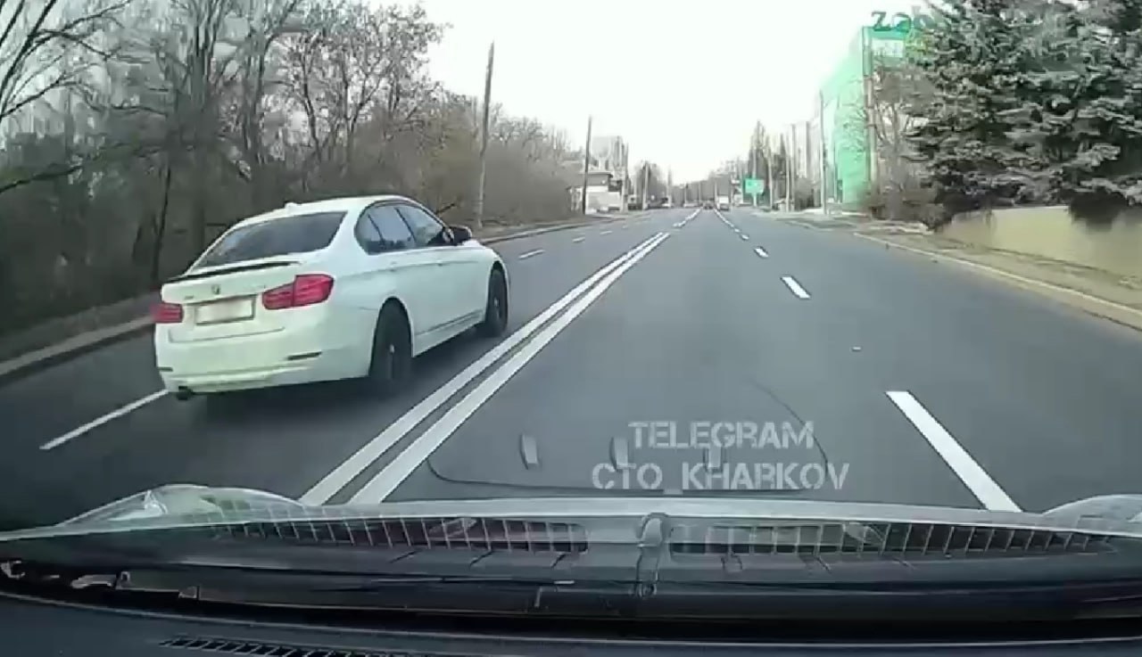 Порушників ПДР у Харкові копи знаходять за відео із соцмереж і карають