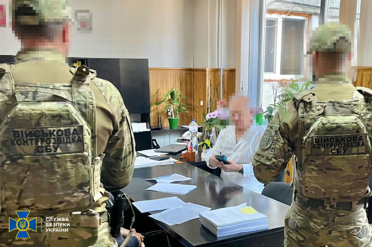 Главу ВВК, торговавшего справками, задержала СБУ Харьковской области