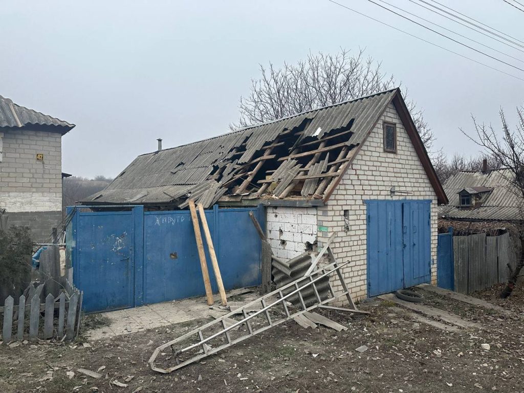 Пострадала пенсионерка, разрушены 12 домов: РФ била по Купянскому району