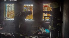 Пенсионер погиб днем в пожаре – горел частный дом в Хролях