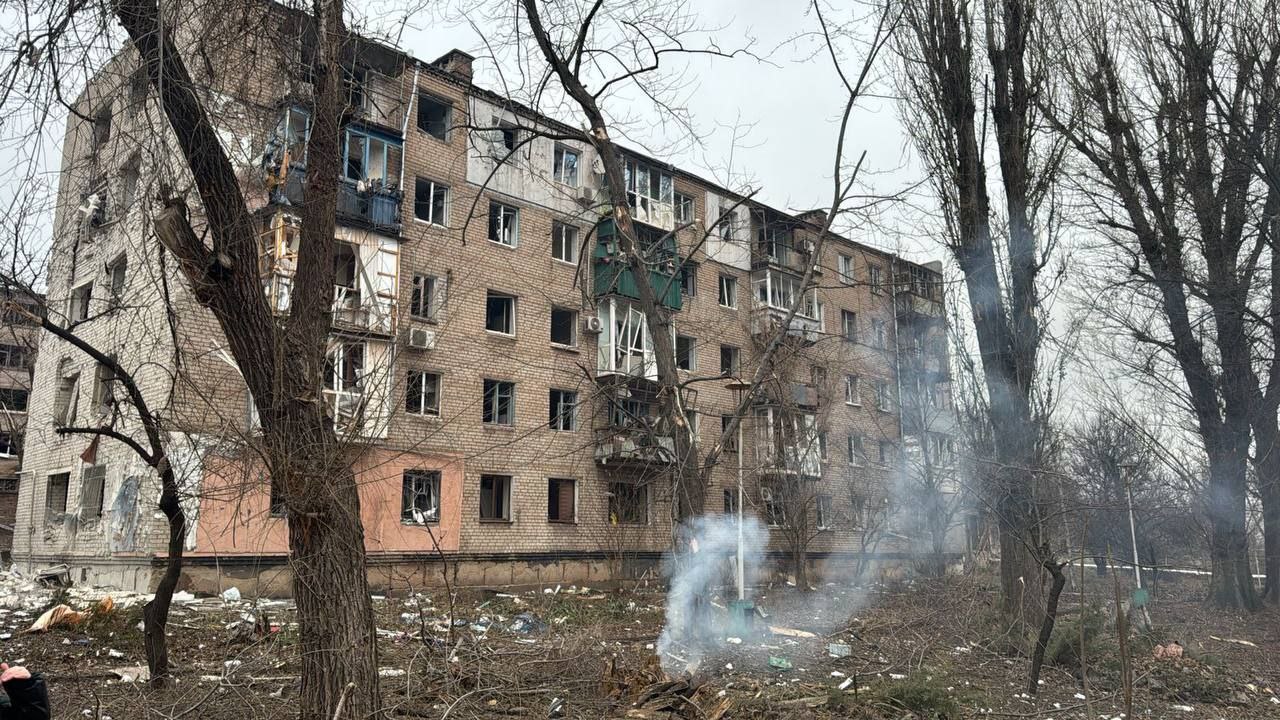 РФ атаковала Кривой Рог: летела баллистика, погибшие и пострадавшие (видео)