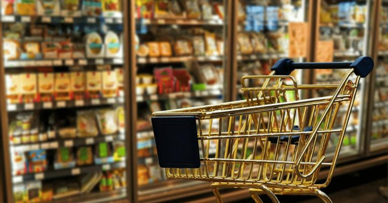 «Зимнюю тысячу» теперь можно тратить и на продукты: подробности