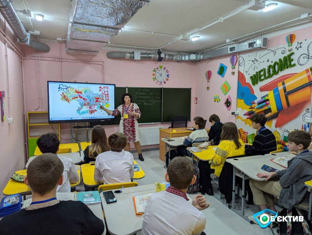 Подсчитали, сколько детей до 18 лет учатся в Харькове и области: статистика