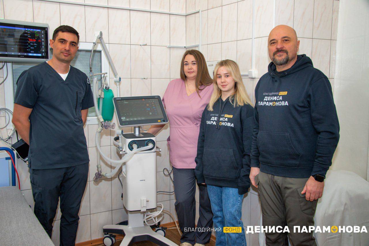 Денис Парамонов подарував Інституту неврології в Харкові новітніший апарат ШВЛ