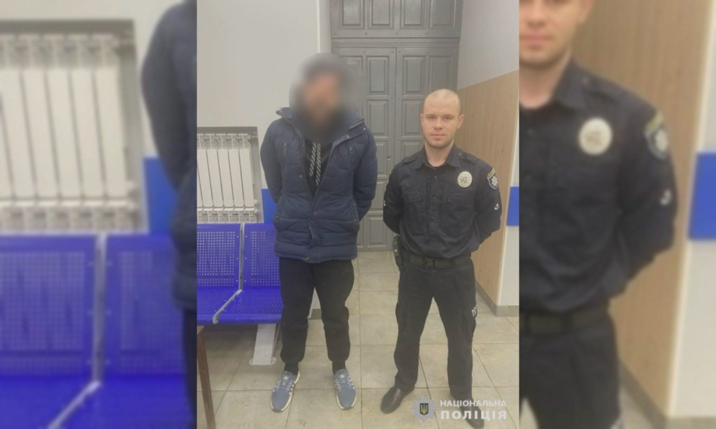 Бив 70-річну бабусю, вимагаючи гроші на алкоголь: копи вручили підозру