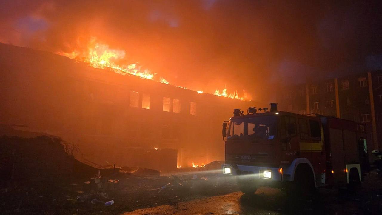 Фото обстріляного Харкова показав Синєгубов: куди прилітало вночі та вранці 