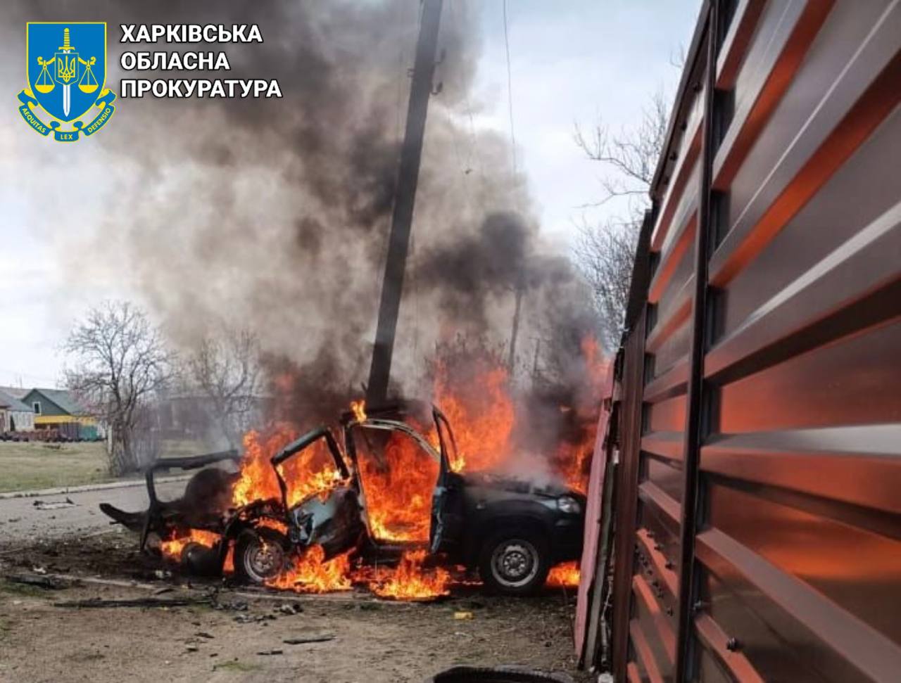 Двое раненых из-за удара российского БпЛА возле автомобиля на Харьковщине