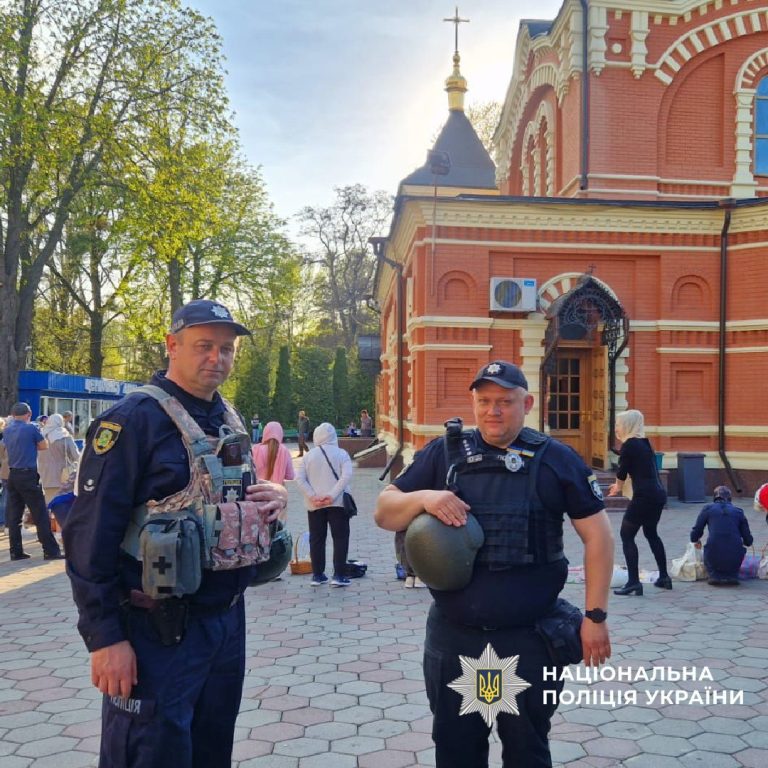 В Харькове отменяют массовые мероприятия на 8 июня, но не Троицу в храмах