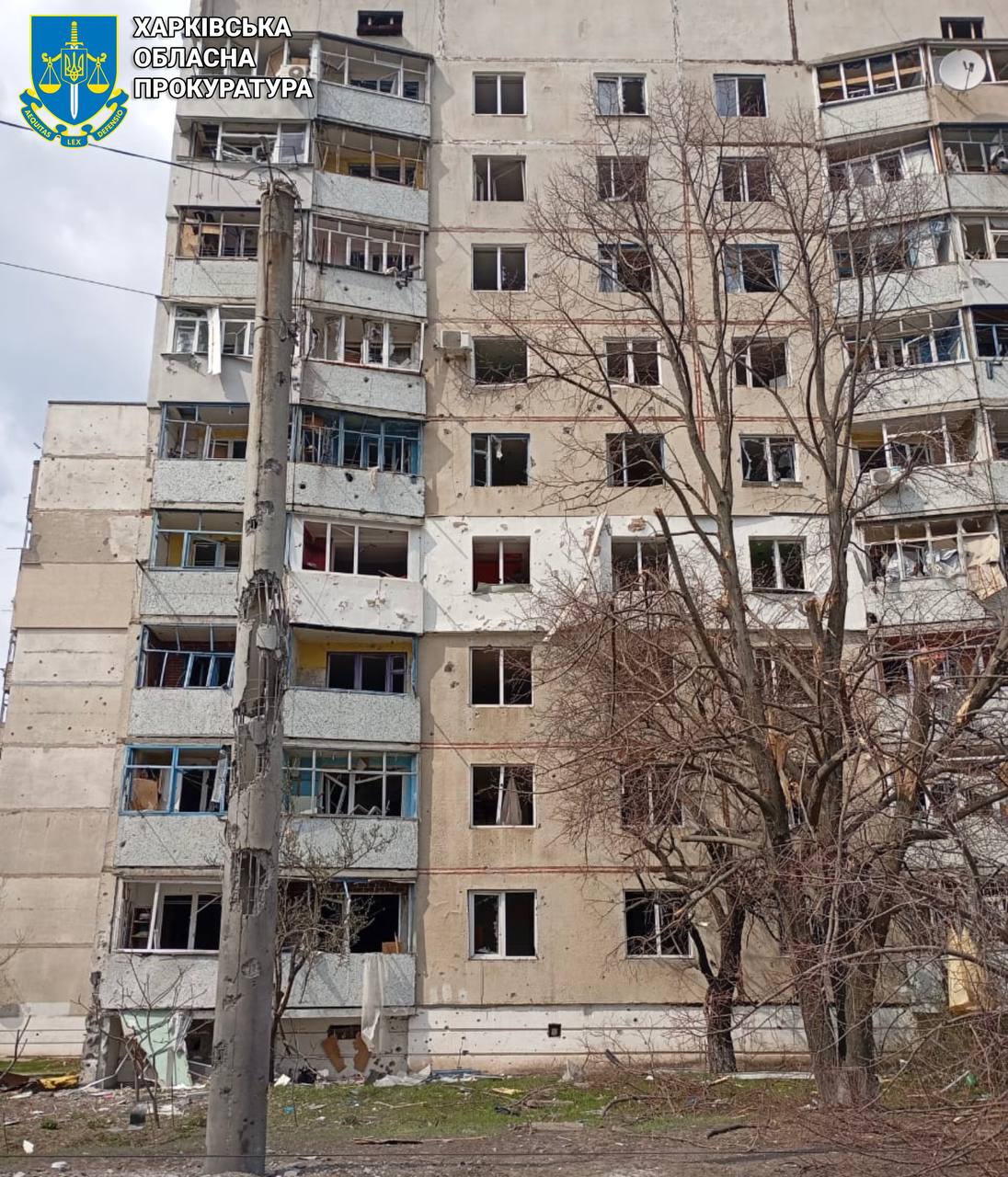 Літній чоловік поранений – росіяни вдарили по селищу на Харківщині