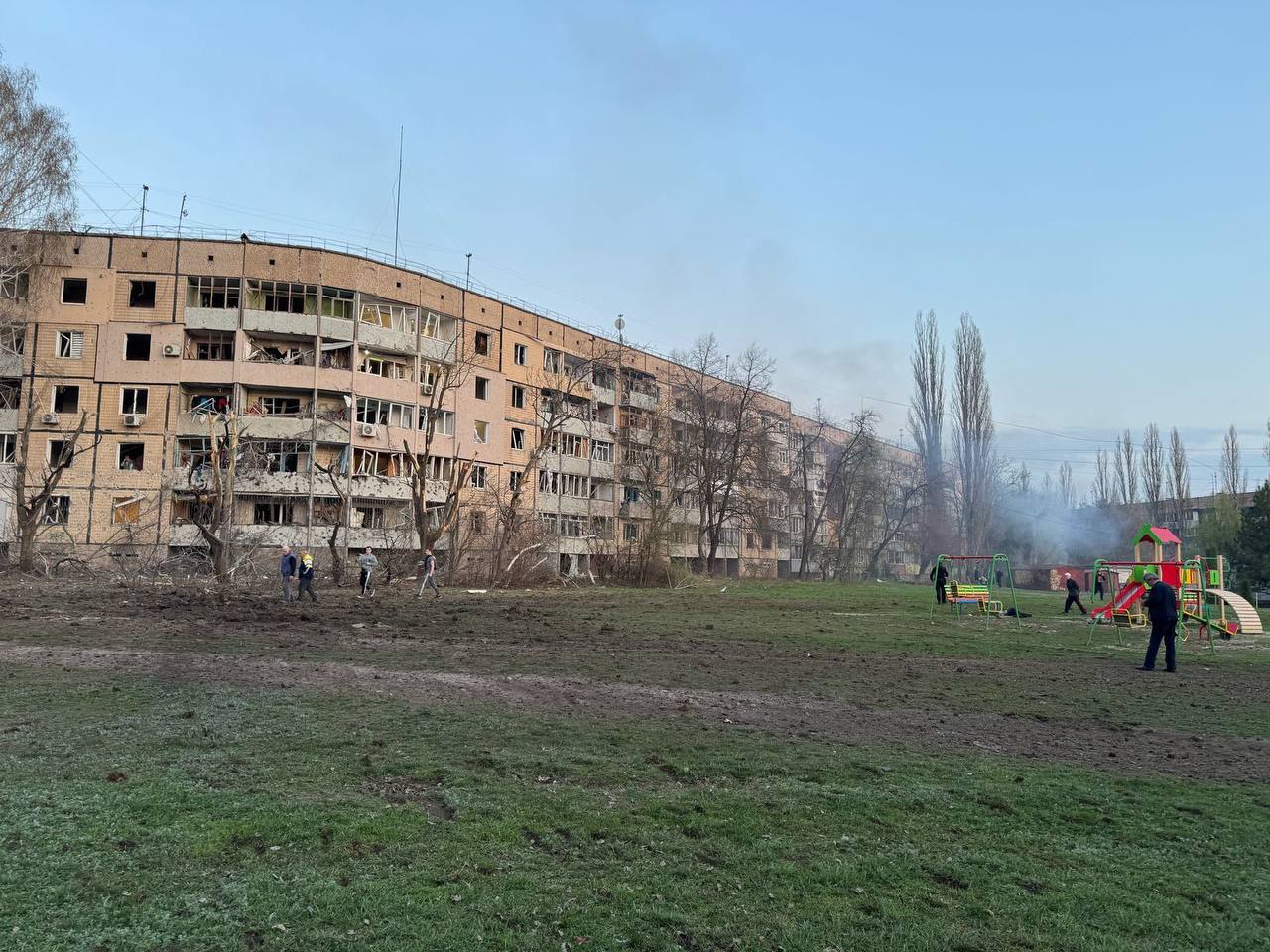 Серед 14 загиблих шестеро дітей: росіяни вдарили балістикою по Кривому Рогу
