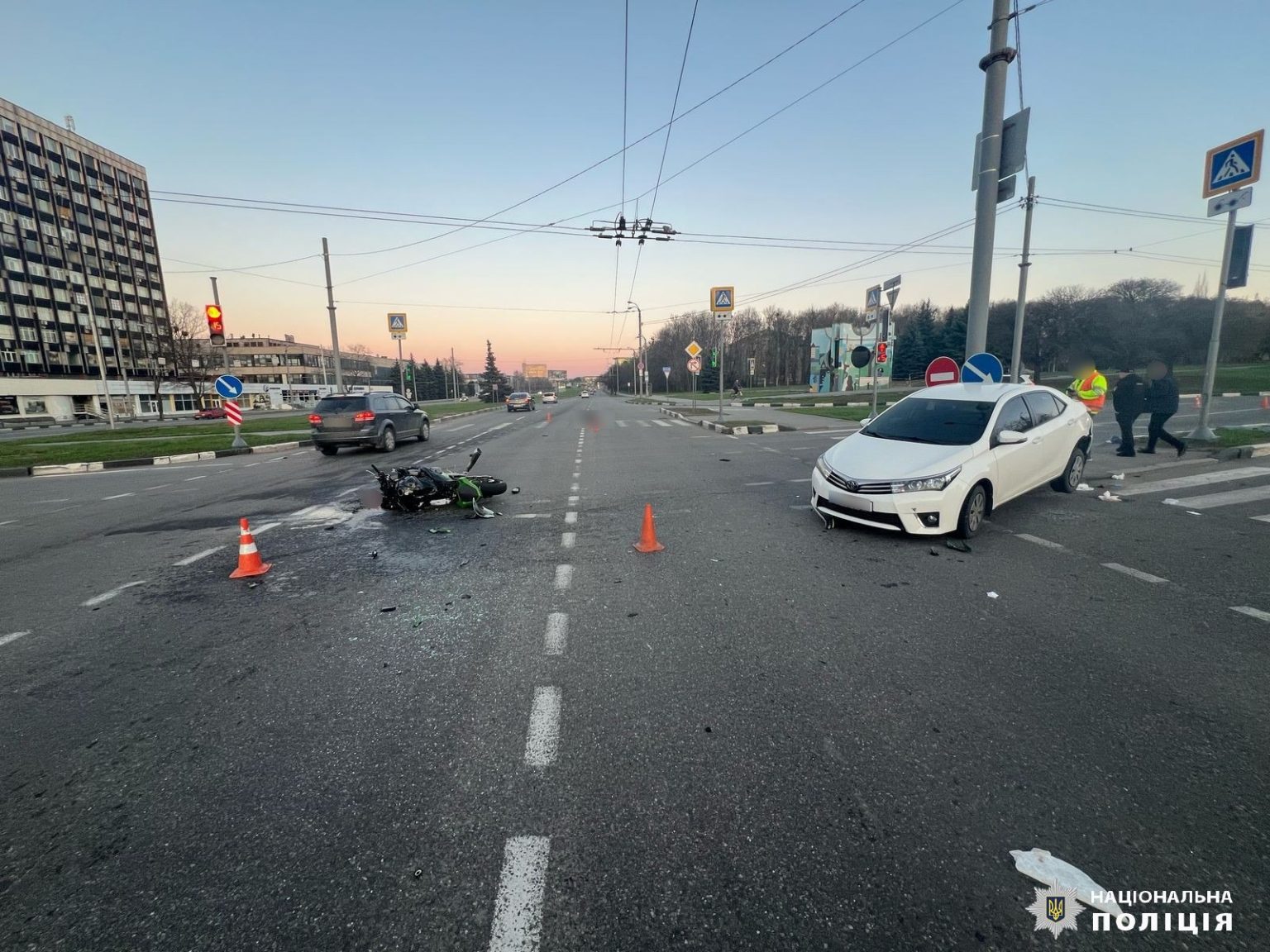 Мотоцикл ехал на «красный» — полиция о ДТП с двумя погибшими в Харькове (фото)