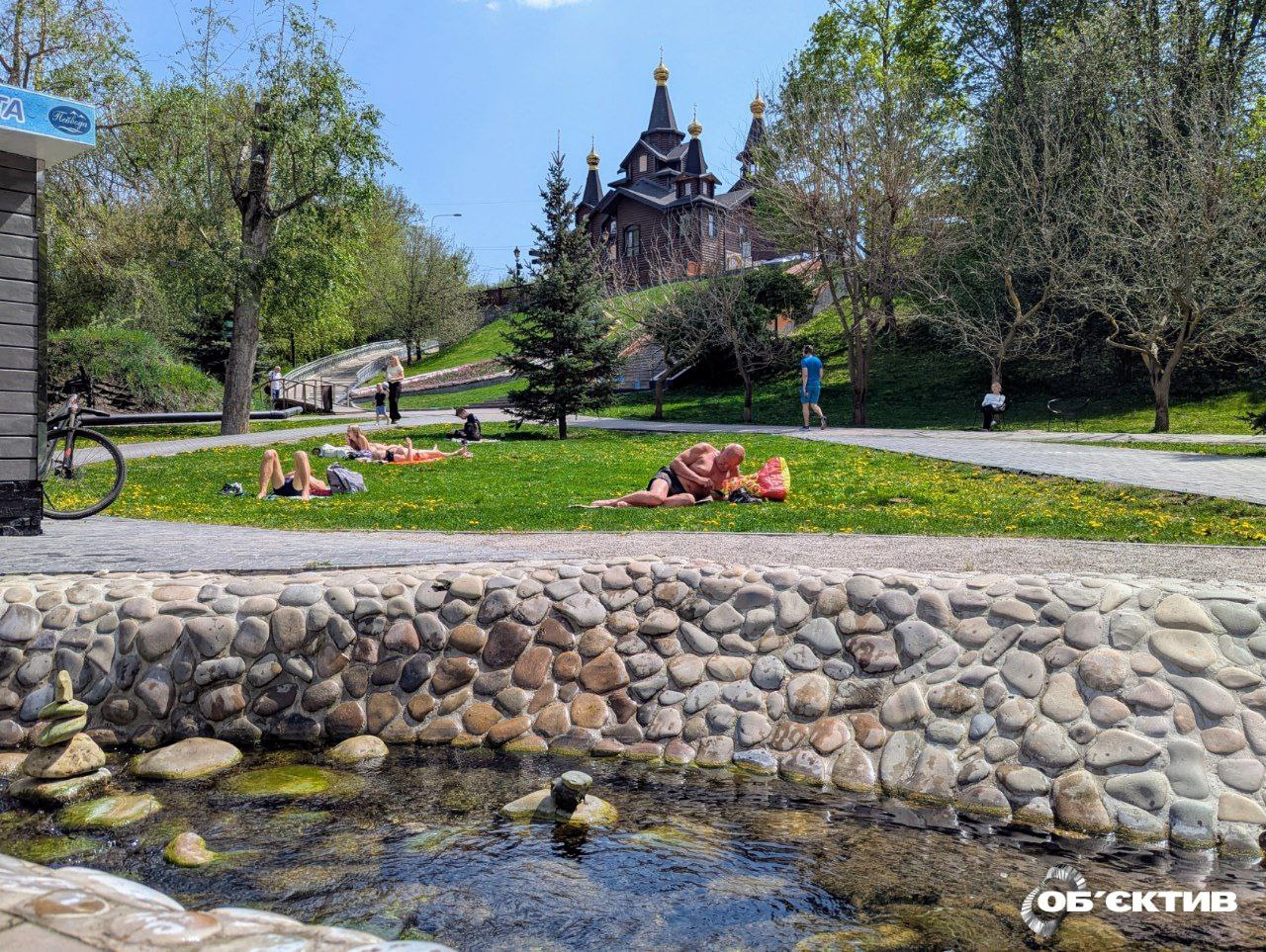 П’ять днів тепло б’є рекорди в Харкові. Містяни у купальниках і засмагають 📷