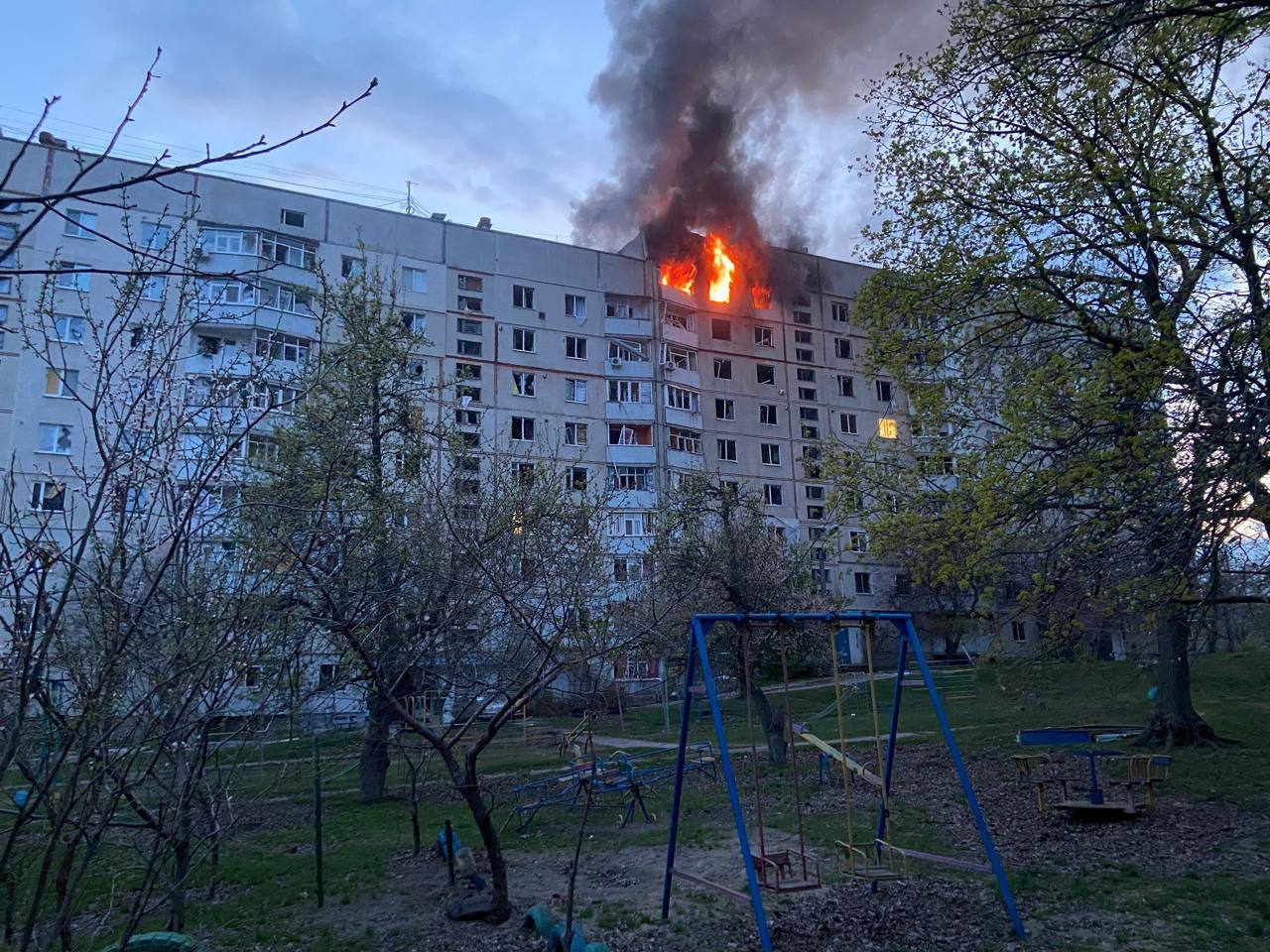 П’ятеро постраждалих через удар росіян по будинку у Куп’янську