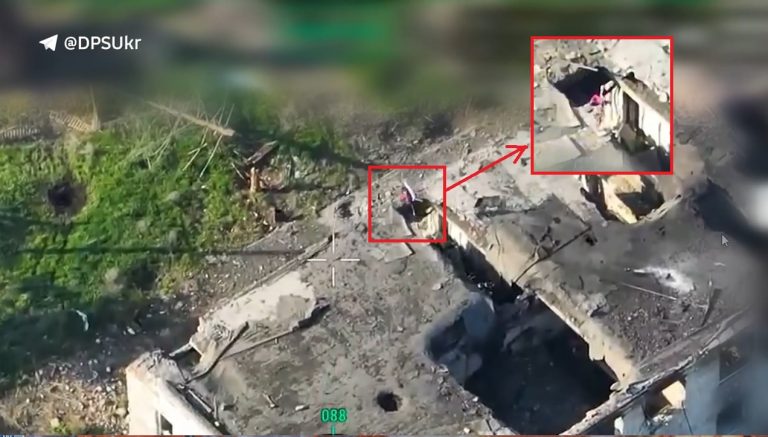 Російський прапор на Харківщині зняли (відео)