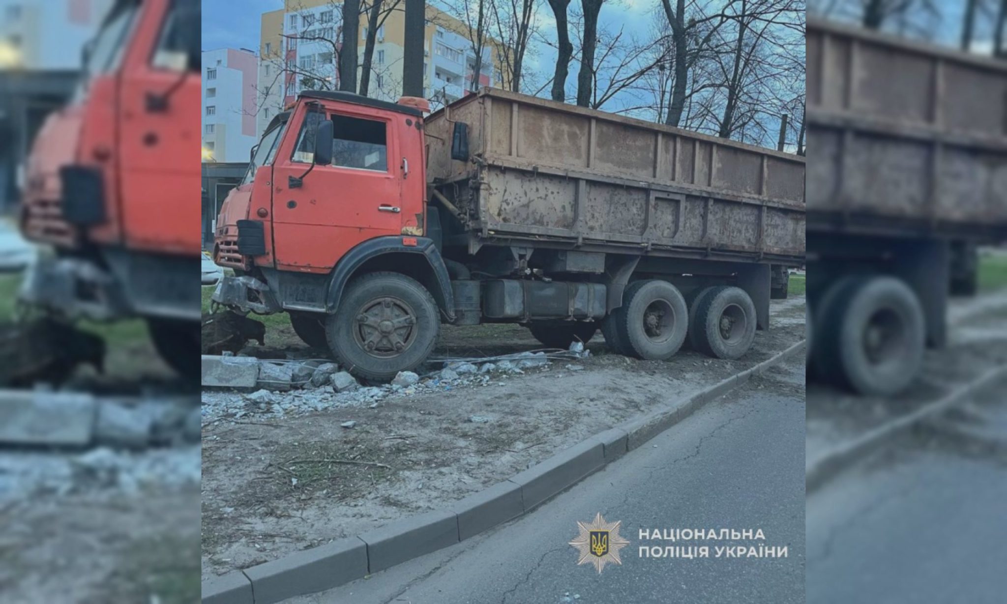 В Харькове КамАЗ сбил 41-летнюю женщину-пешехода: что с пострадавшей (фото)