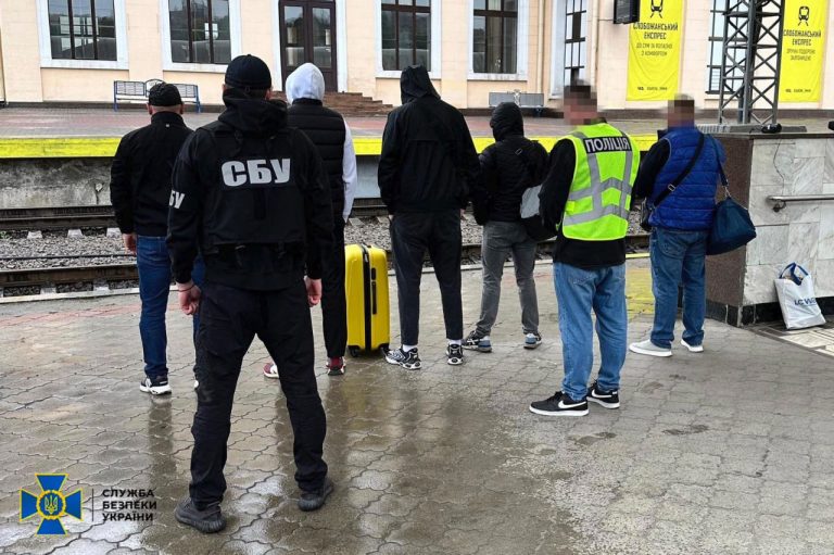 «Тур» за границу для мужчин с Харьковщины сорвала СБУ: организаторы не местные