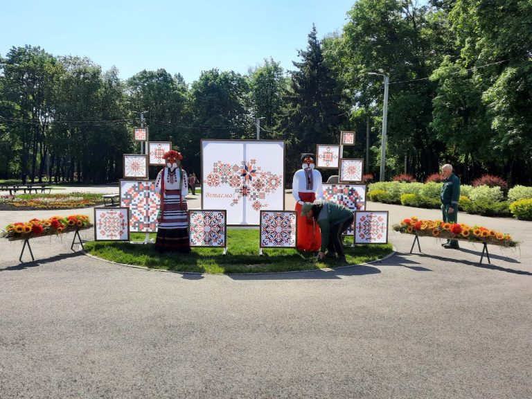 Новые праздничные инсталляции появились в Харькове (фото)
