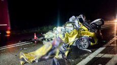 Харьковчанка погибла в ДТП на Ровенщине: кроссовер всмятку (фото)