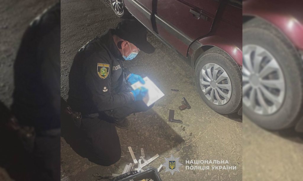 Нацелил пистолет на копа – НПУ задержала вооруженного мужчину на Харьковщине