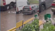 В Харькове прошел ливень: некоторые улицы затопило (видео)