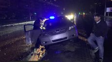 ДТП в Харькове: не справилась с машиной и вылетела на ограждение (видео)