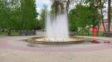 Сезон фонтанов открыли в деоккупированном городе на Харьковщине (видео)