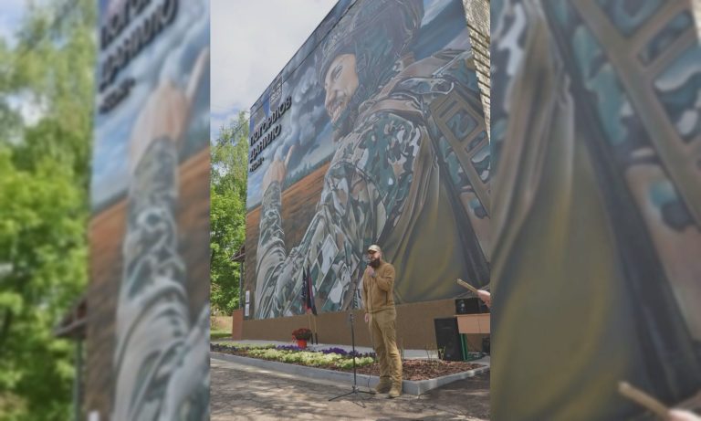 Мурал і меморіальна дошка загиблому воїну “Кракена” з’явилися в Харкові