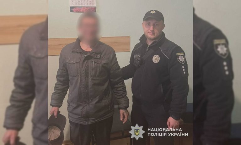 Харків’янин вимагав гроші у 77-річної матері: як зреагувала поліція