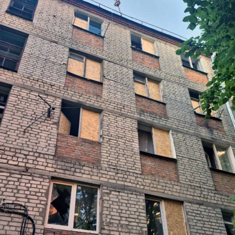 Стало відомо, скільки пошкоджених будинків і вибитих вікон у Харкові