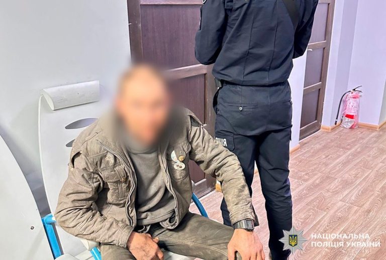 В Холодногорском районе Харькова мужчину забили лопатой и сбросили из окна