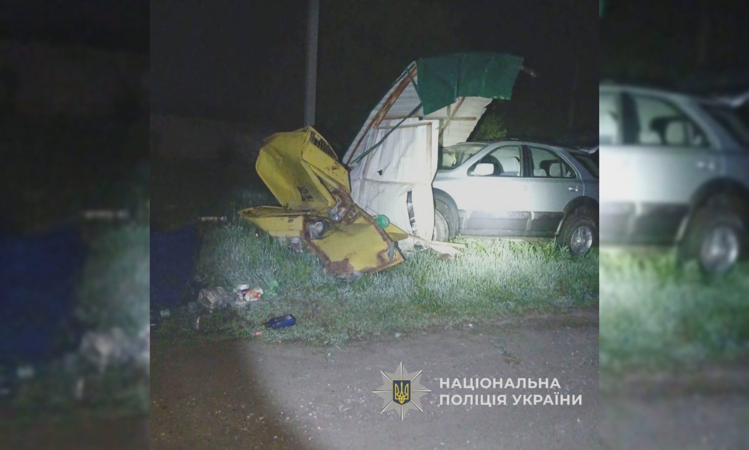 Подвыпивший водитель влетел в мусорные баки в комендантский час на Харьковщине