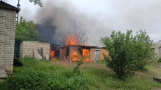 Харківщину атакували КАБами та БпЛА: горіло фермерське господарство