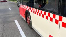 В Харькове стреляли в автобус: что известно полиции (фото)