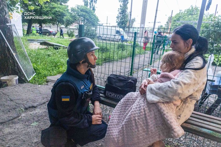 Повреждены 38 единиц транспорта в Харькове. ГСЧС — об атаке на город и область